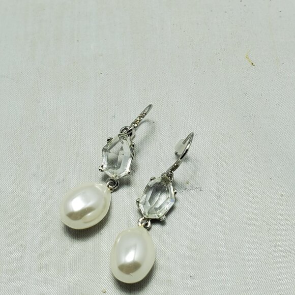 Bijou silver and Pearl drop fish hook earring - Picture 4 of 5
